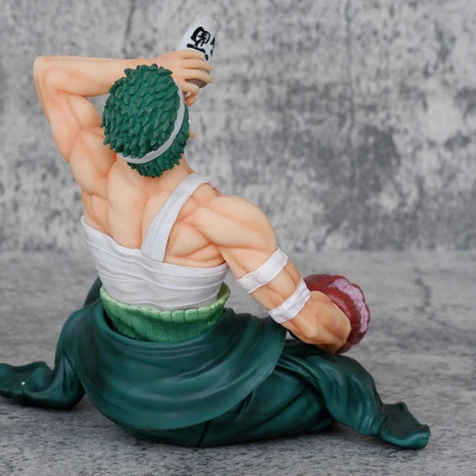 Roronoa Zoro trinkt Sake One Piece Figur